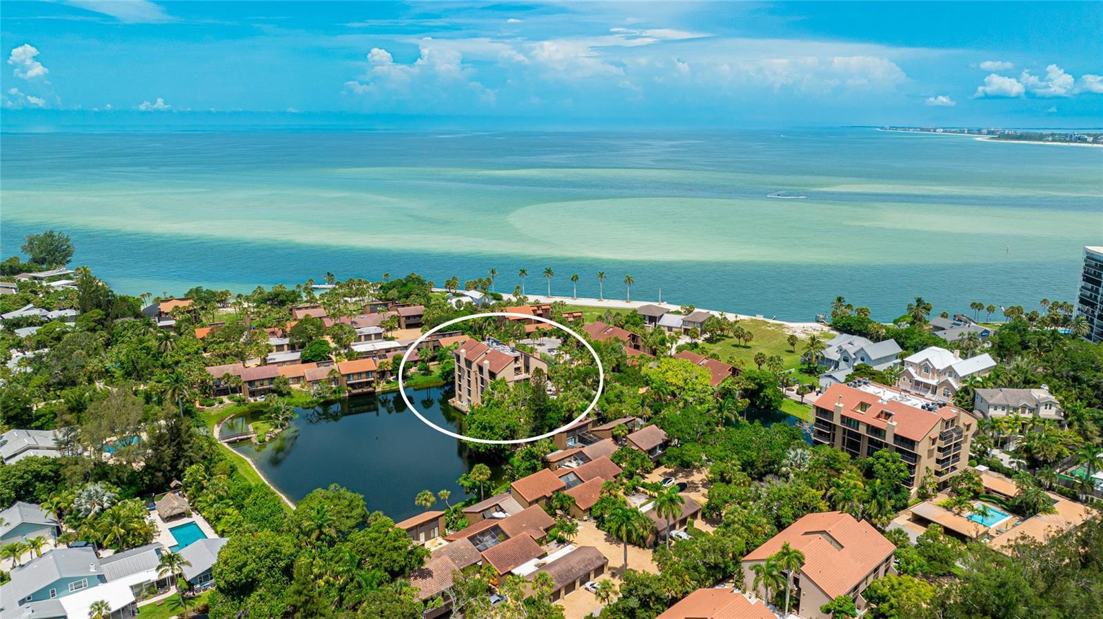 Property Photo:  22 Sandy Cove Road 10-5W  FL 34242 