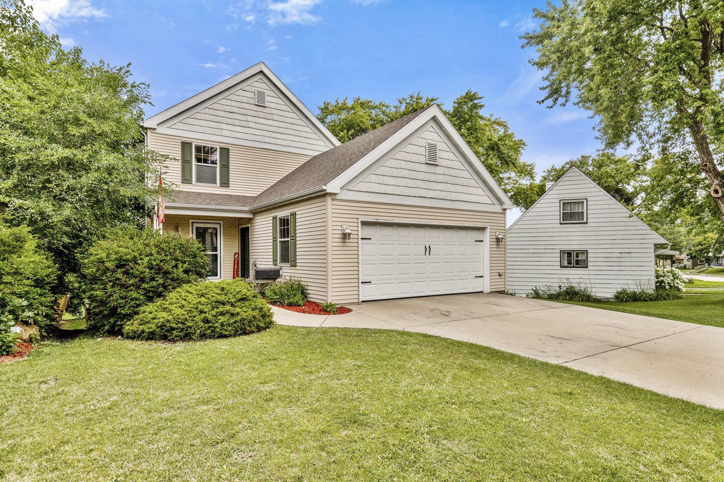 1438 Cleveland Ave  Waukesha WI 53186 photo