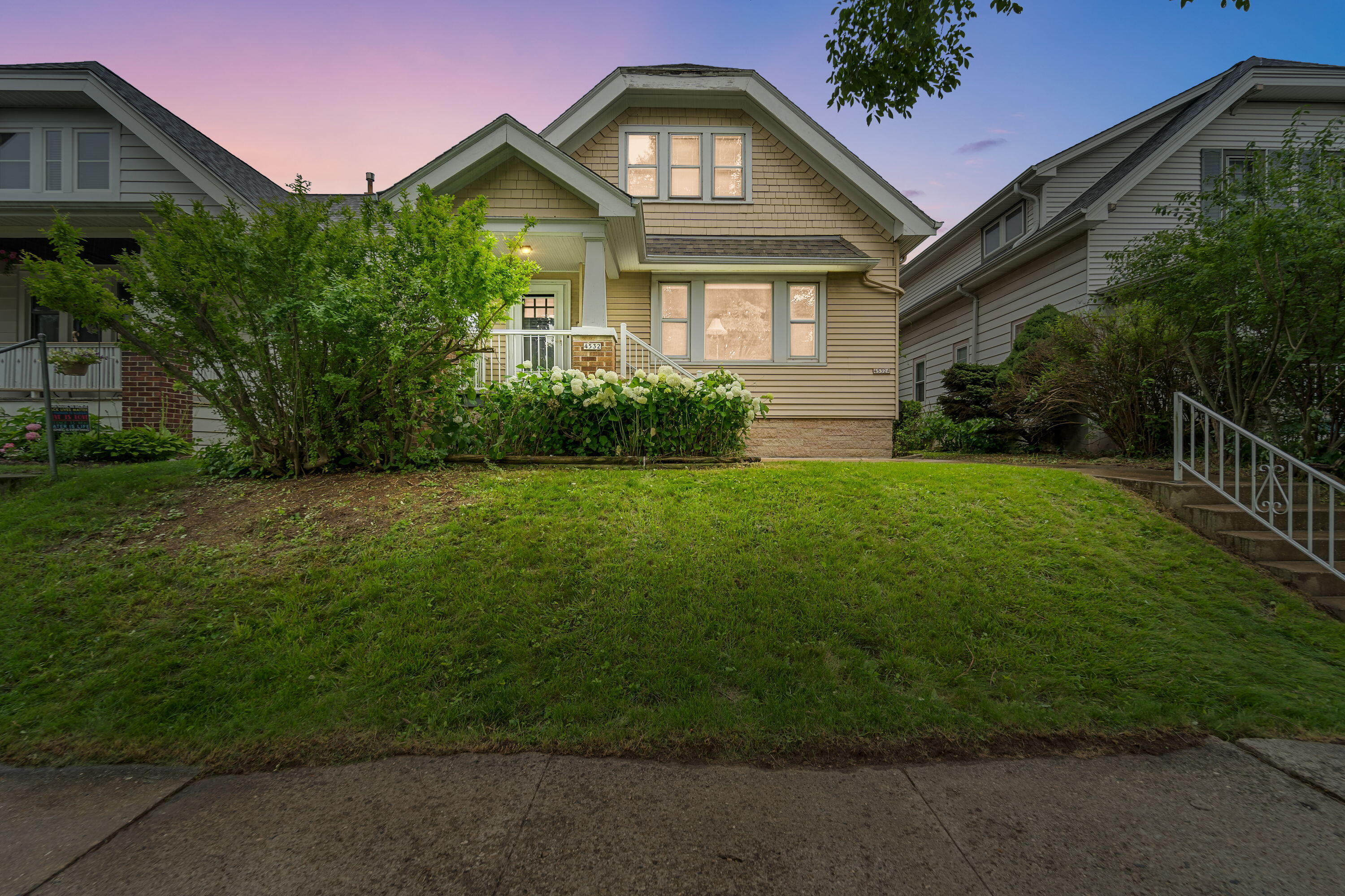 Property Photo: 4532 N Bartlett Ave 4532A WI 53211
