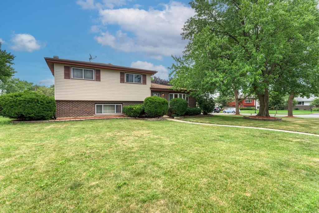 1795 Jo Ann Lane W  Addison IL 60101 photo