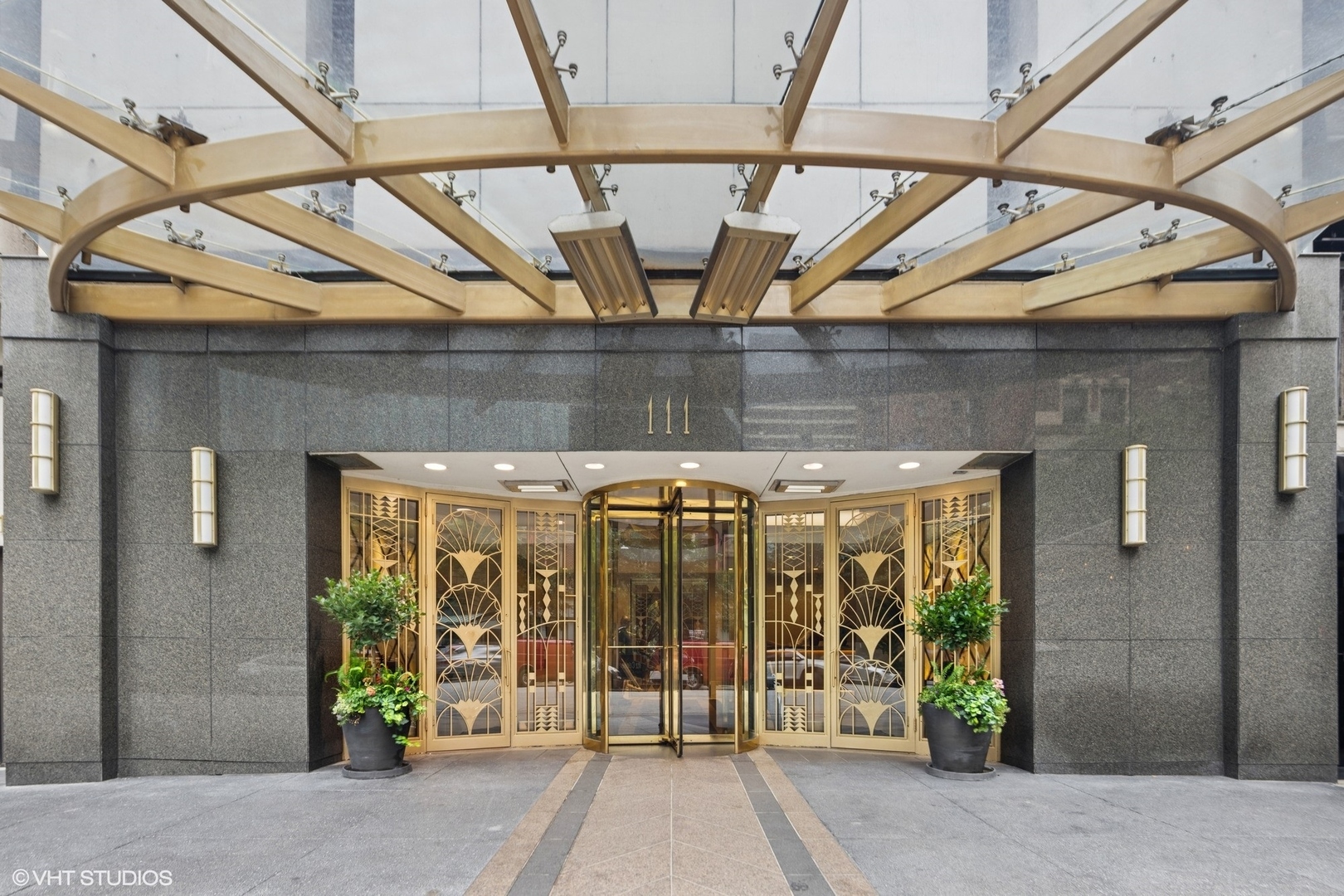 Property Photo: 111 E Chestnut Street 21B IL 60611