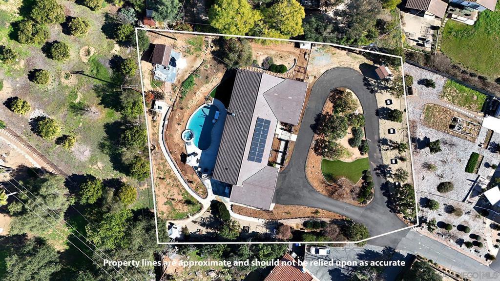 Property Photo:  660 Via Rancho Pkwy  CA 92029 