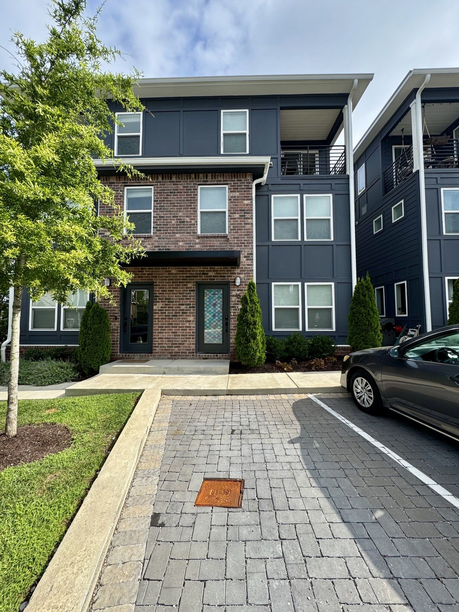 Property Photo: 102 Duke St 15 TN 37207