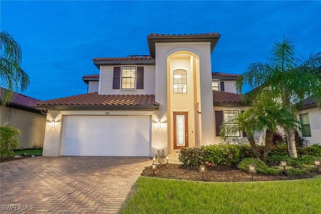 Property Photo:  1588 Vizcaya Lane  FL 34113 