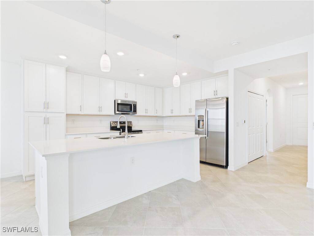 Property Photo: 5555 Double Eagle Circle 3913 FL 34142