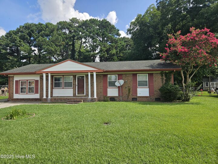 Property Photo:  713 Oakdale Drive  NC 27909 