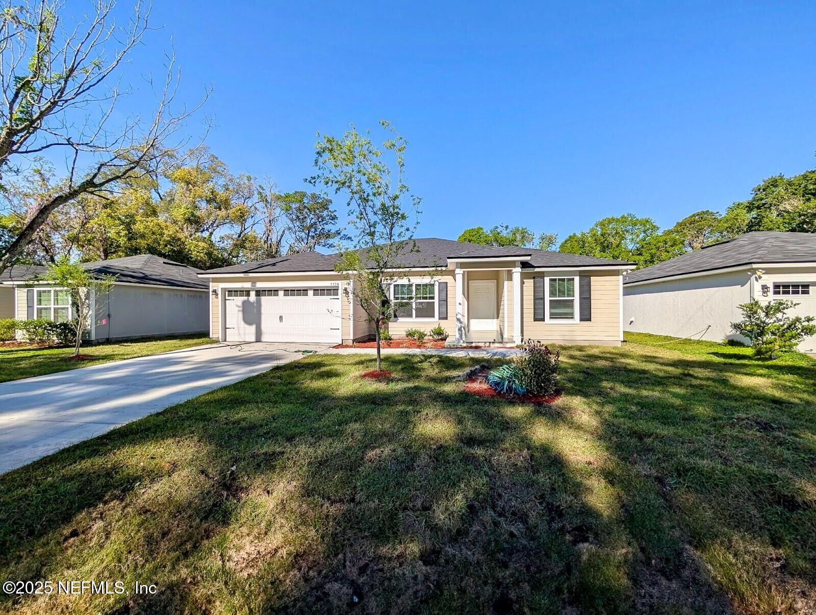 Property Photo:  1174 Pangola Drive  FL 32205 