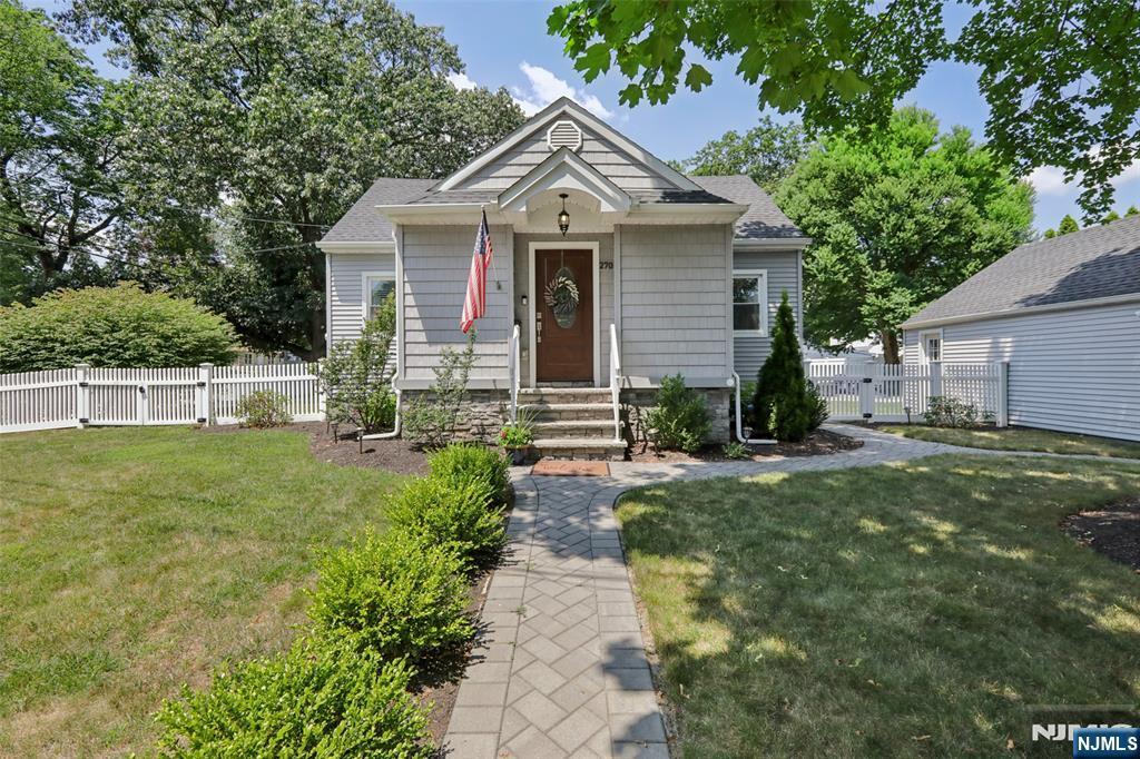 Property Photo:  270 Hirschfield Place  NJ 07646 