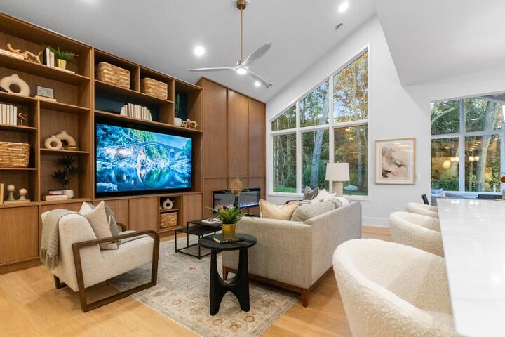 Property Photo: 600 Kraewood Drive MN 55057