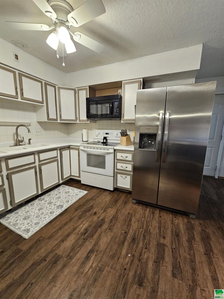 Property Photo: 2508 S Royce IA 51106