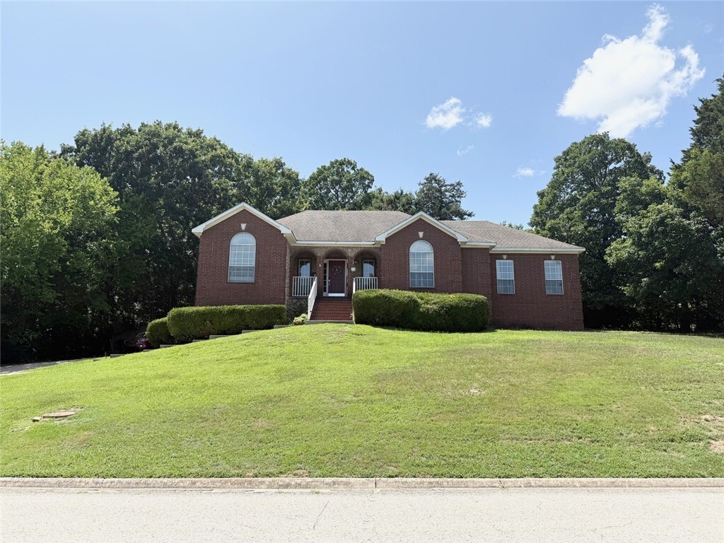 3141 N Warwick Drive  Fayetteville AR 72703 photo