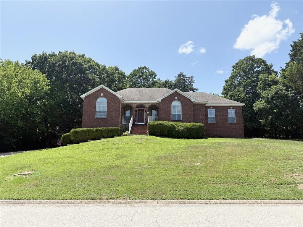 Property Photo:  3141 N Warwick Drive  AR 72703 