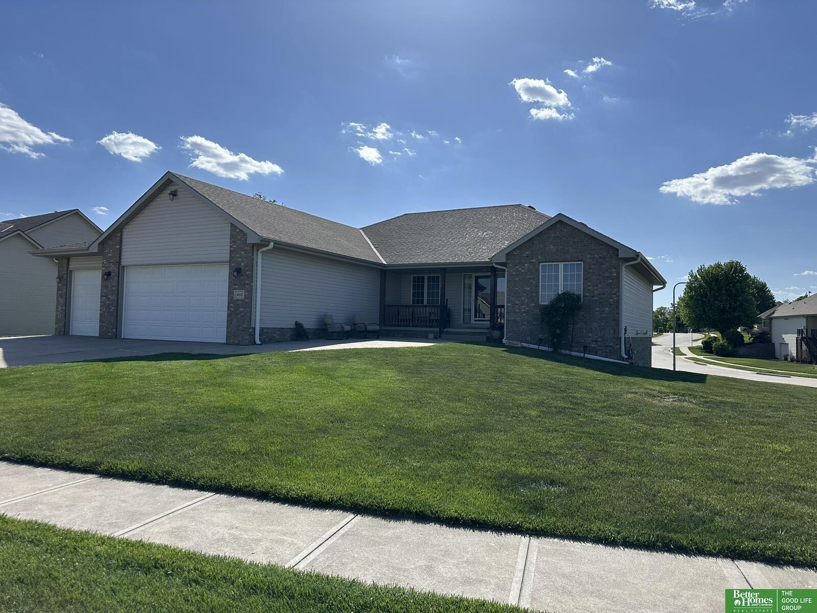 Property Photo:  400 S 9th Street  NE 68059 