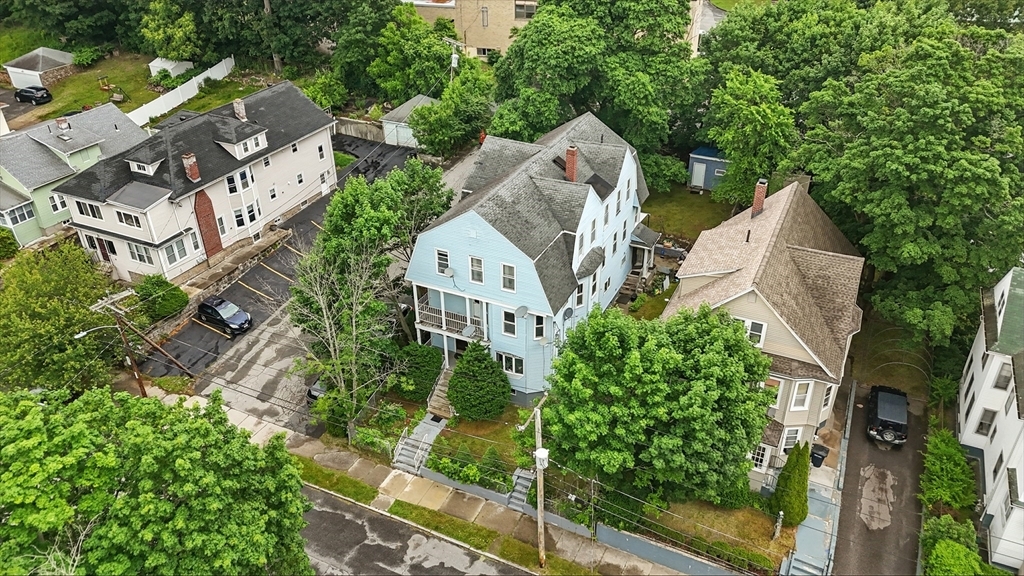 Property Photo:  10 Holland Rd  MA 01603 