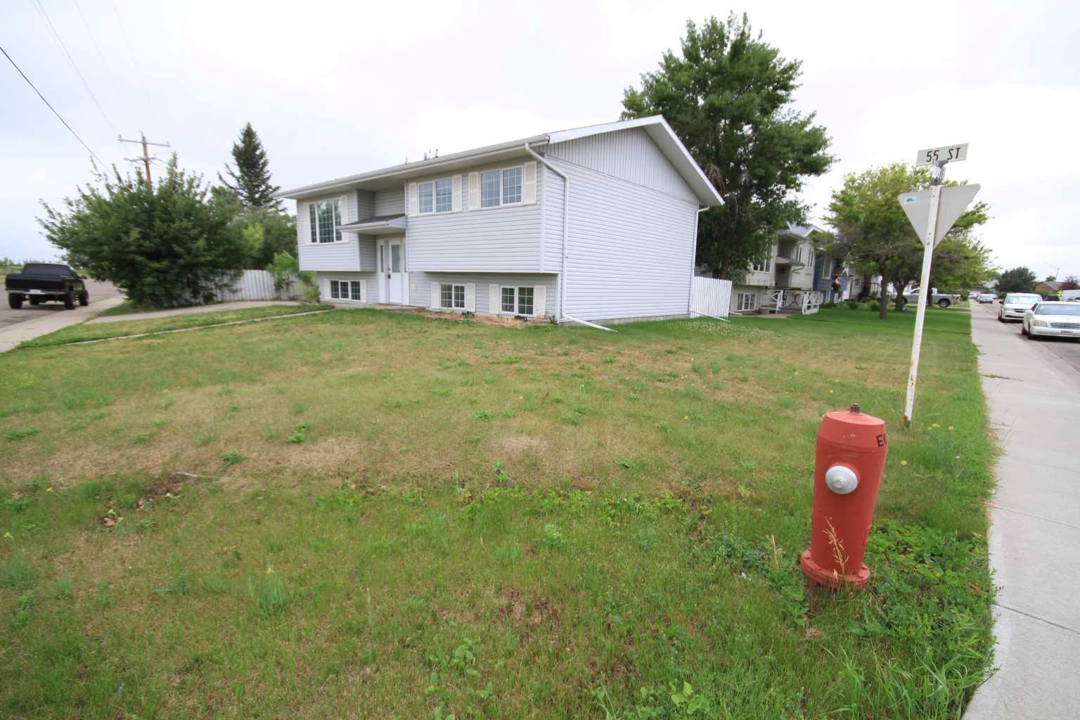 Property Photo: 5410 39 Avenue AB T1G 1B9