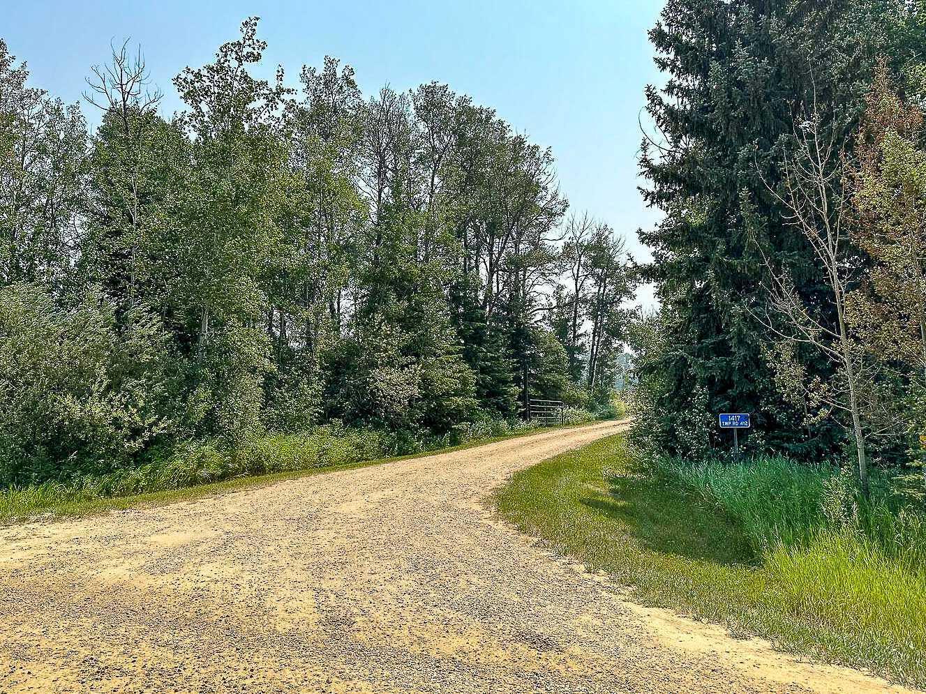 Property Photo: 1417 Township Road 412 AB T0C 0J0