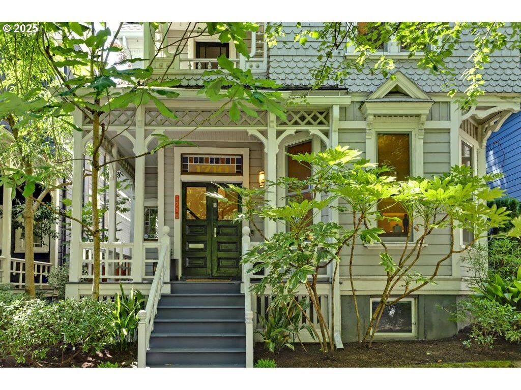 Property Photo: 1710 NW Hoyt St OR 97209