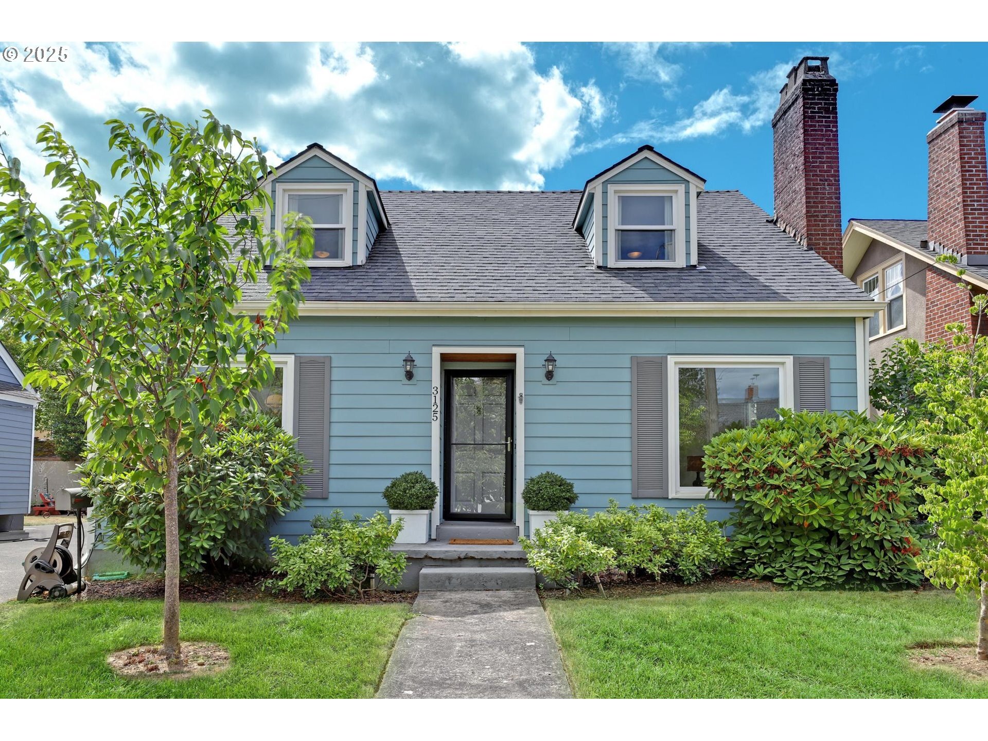 Property Photo: 3125 NE 43rd Ave OR 97213