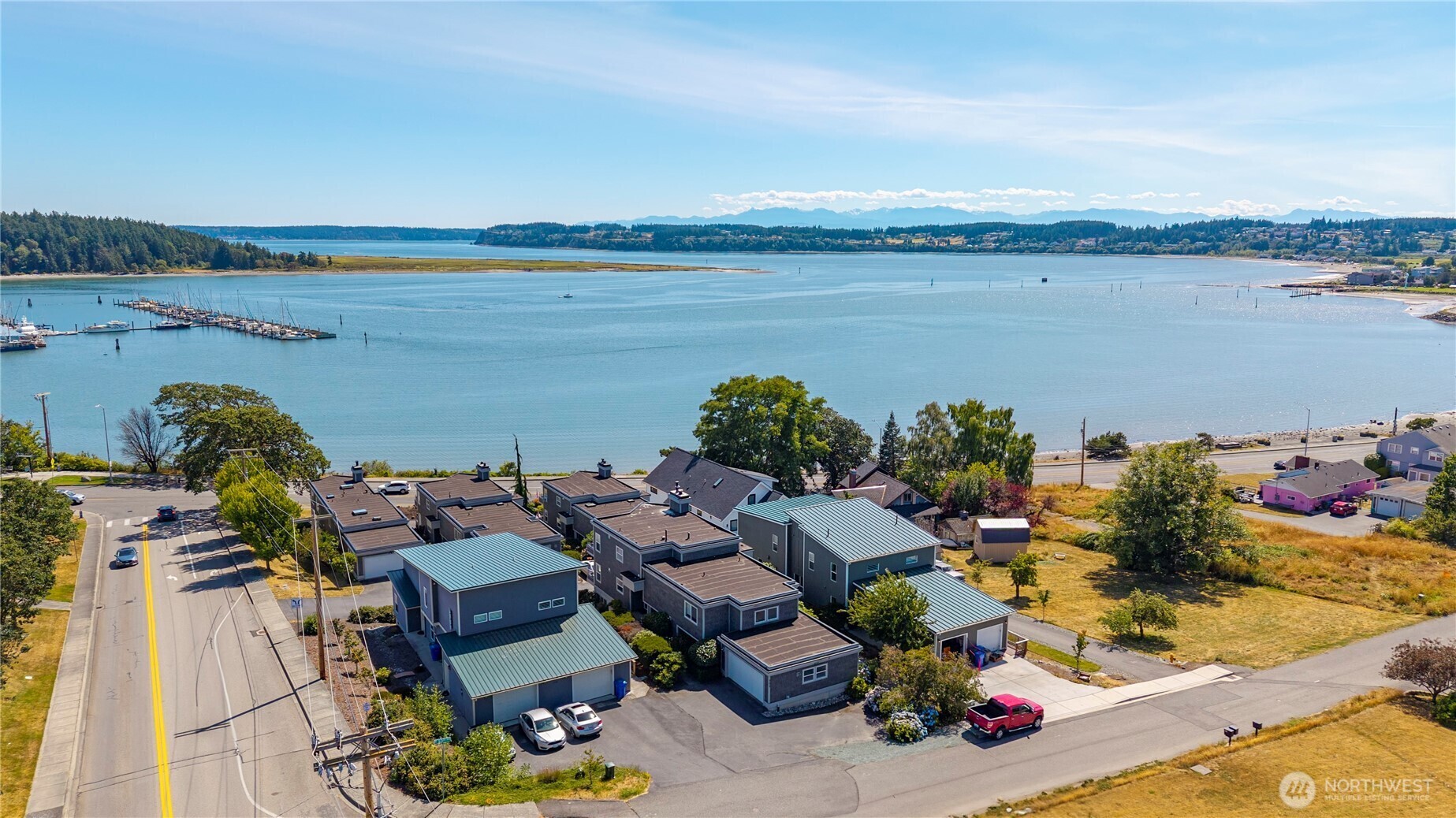 Property Photo:  1771 SE 10th Avenue D101  WA 98277 