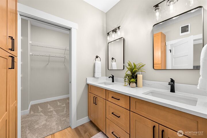 Property Photo:  1014  Night Hawk Way  WA 98247