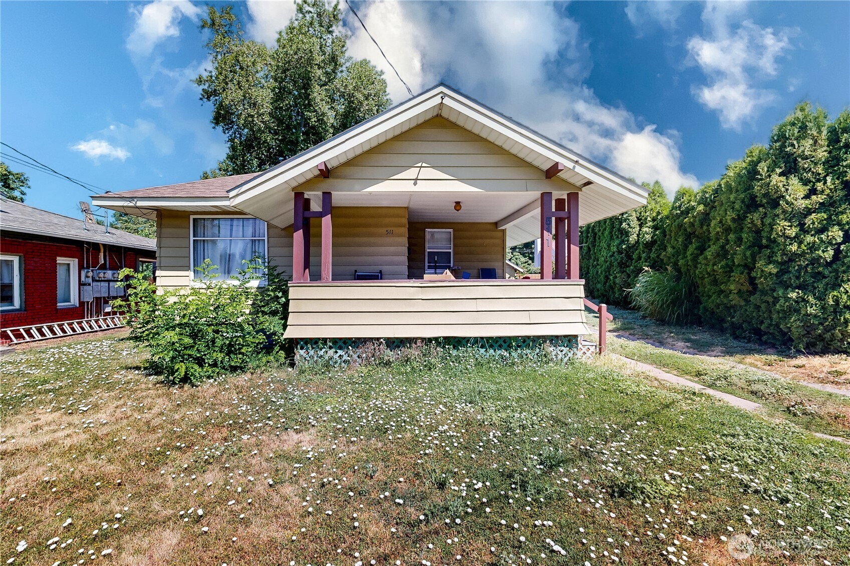 Property Photo: 511 Newell Street WA 99362