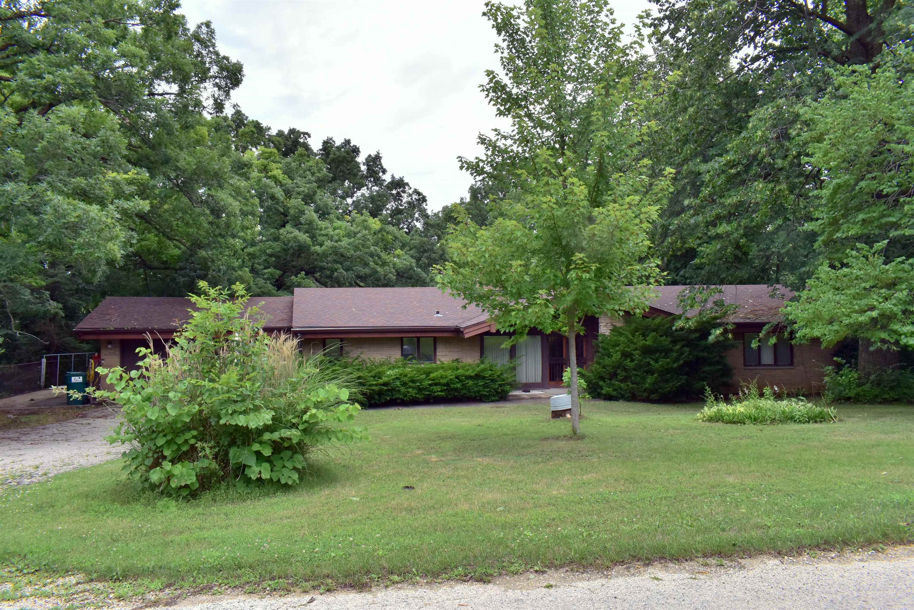 Property Photo: 4717 Quarry Ridge Trail IL 61101