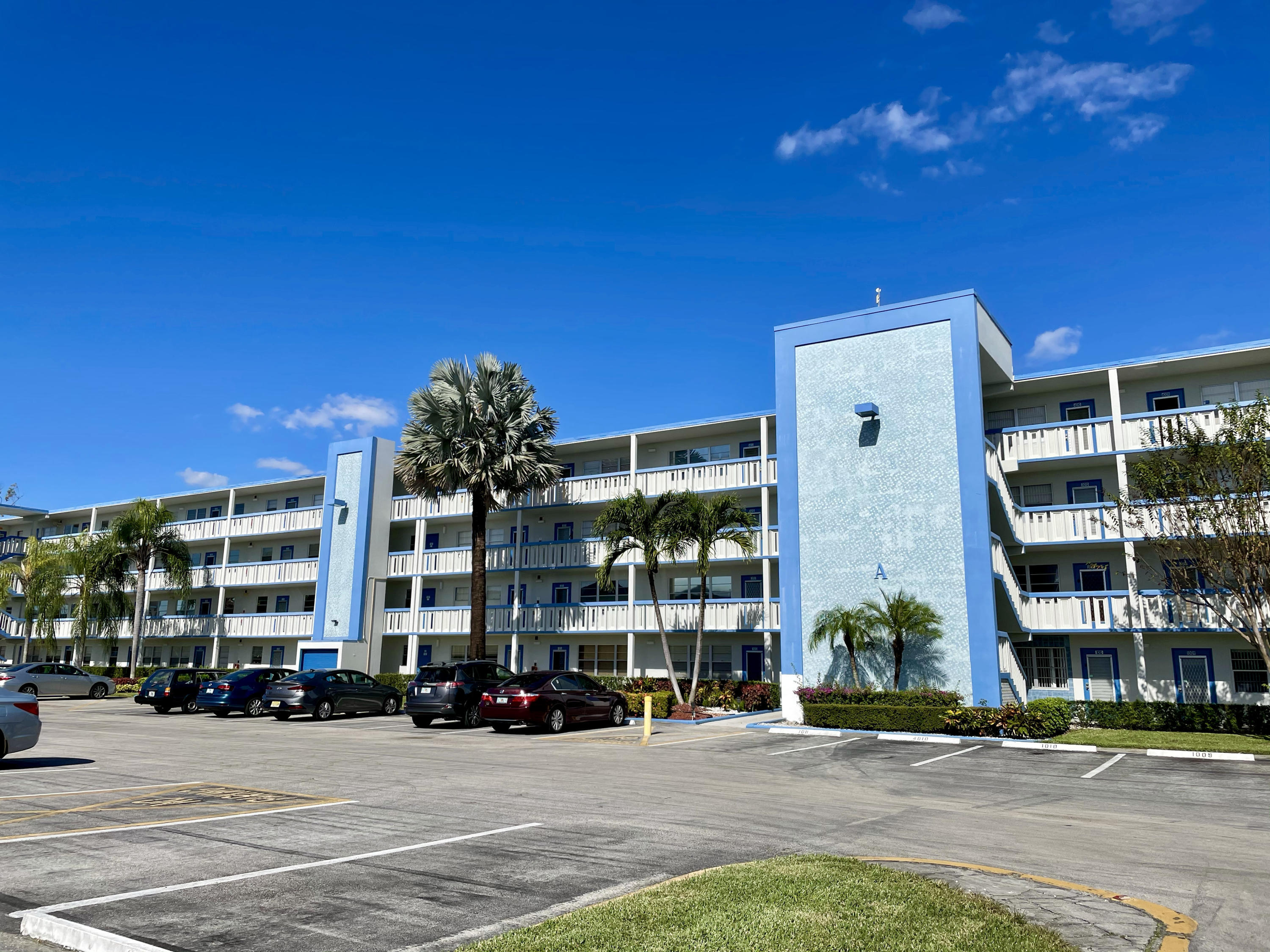 Property Photo: 4019 Lincoln A FL 33434