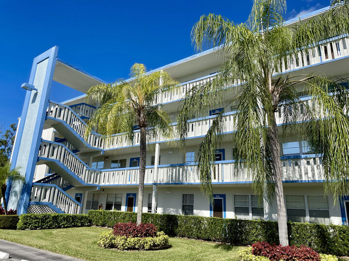Property Photo: 4019 Lincoln A FL 33434