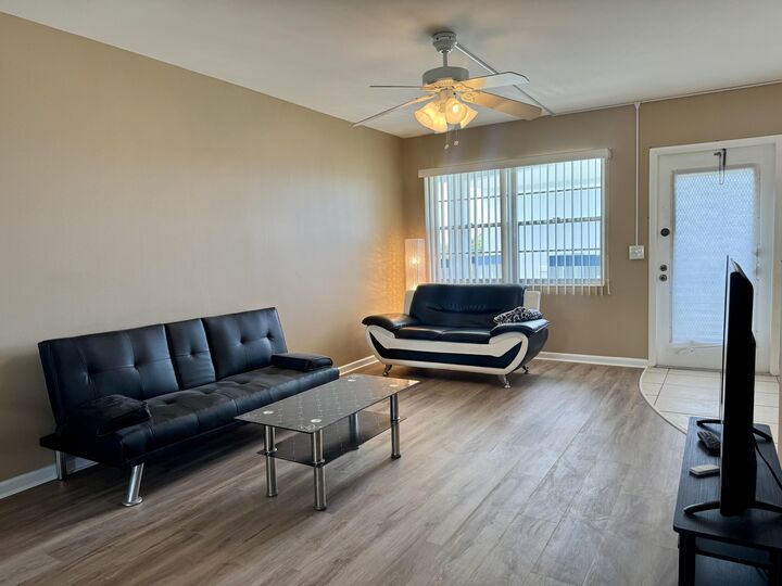 Property Photo: 4019 Lincoln A FL 33434