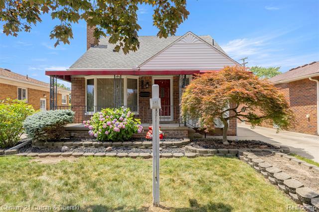 Property Photo: 7146 Luana Avenue MI 48101