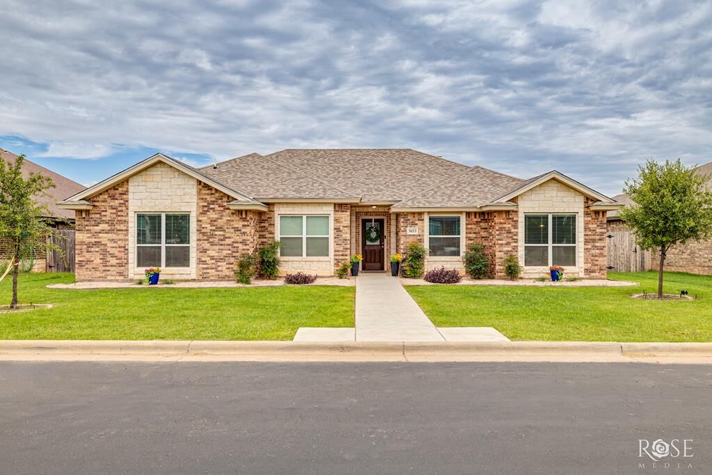 Property Photo: 5033 Scarlet Oak Lane TX 76904