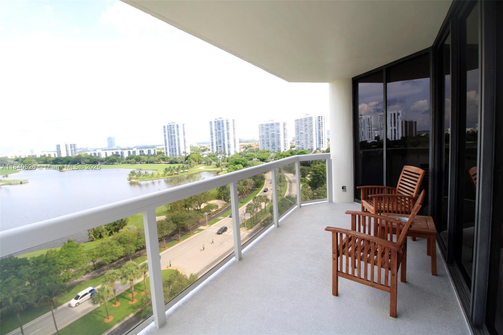 20185 E Country Club Dr 1105  Aventura FL 33180 photo