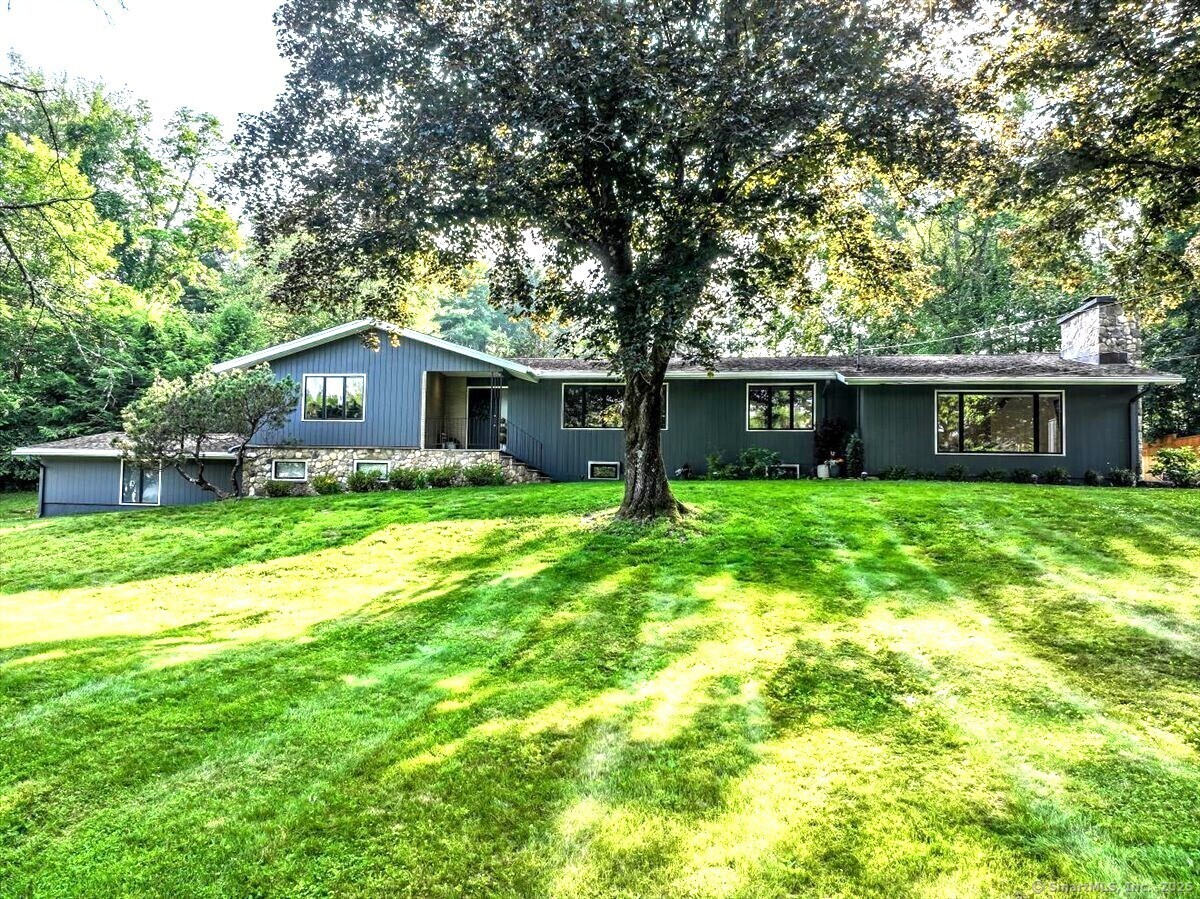 Property Photo:  10 Fernbrook Drive  CT 06804 