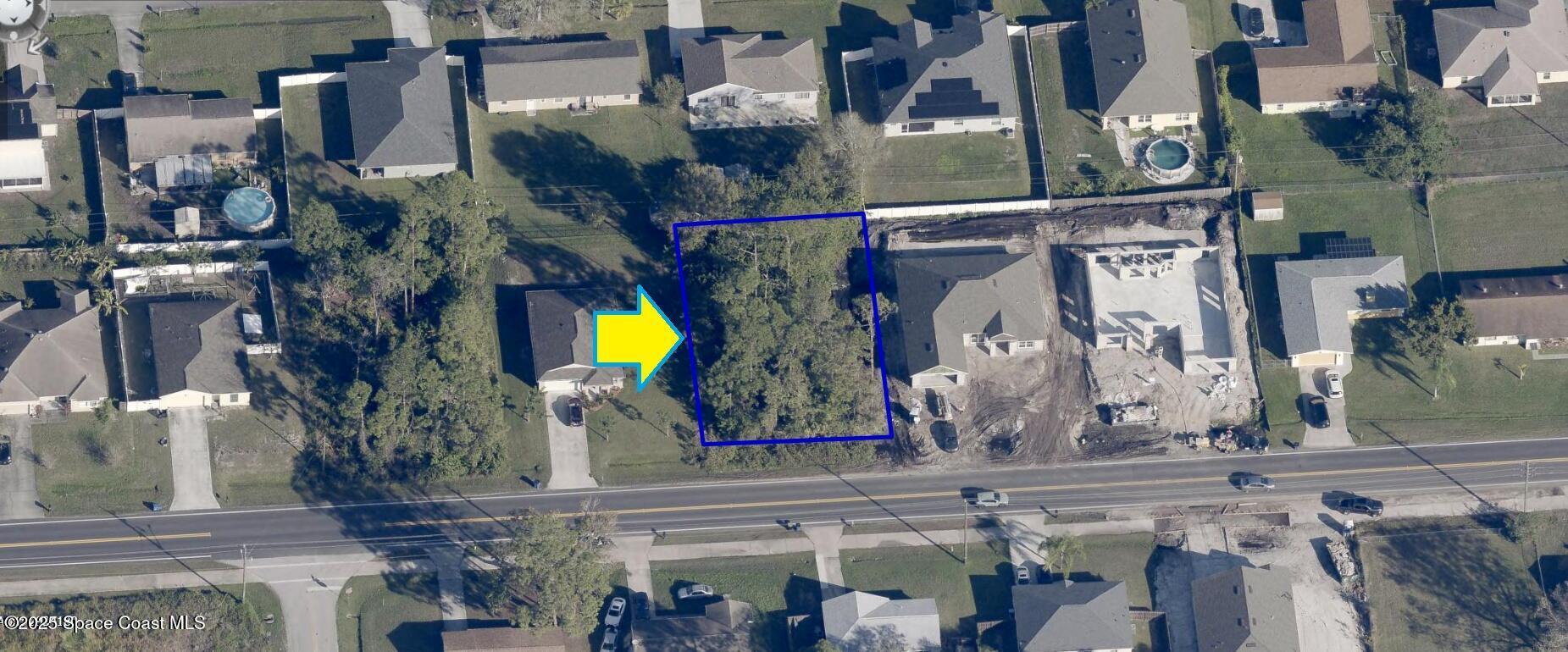 Property Photo: 1491 Waco Boulevard SE FL 32909