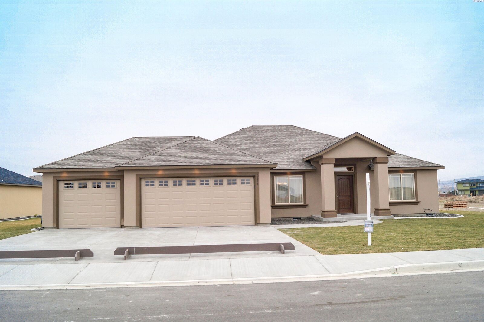 Property Photo: 6505 Rd 90 WA 99301