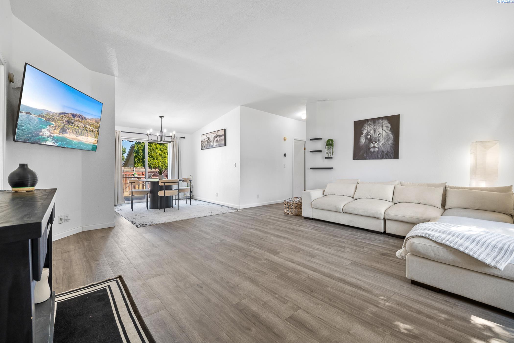 Property Photo: 509 S Yolo St WA 99336