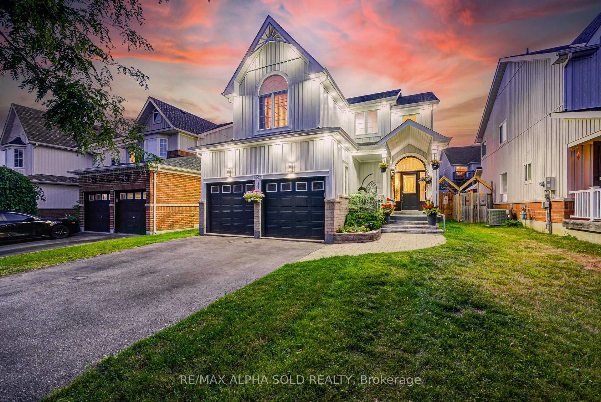Property Photo: 1184 Ashgrove Crescent ON L1K 3A4