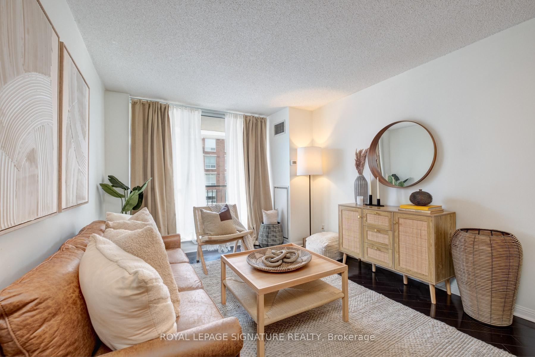 Property Photo: 3130 Yonge Street 401 ON M4N 2K6