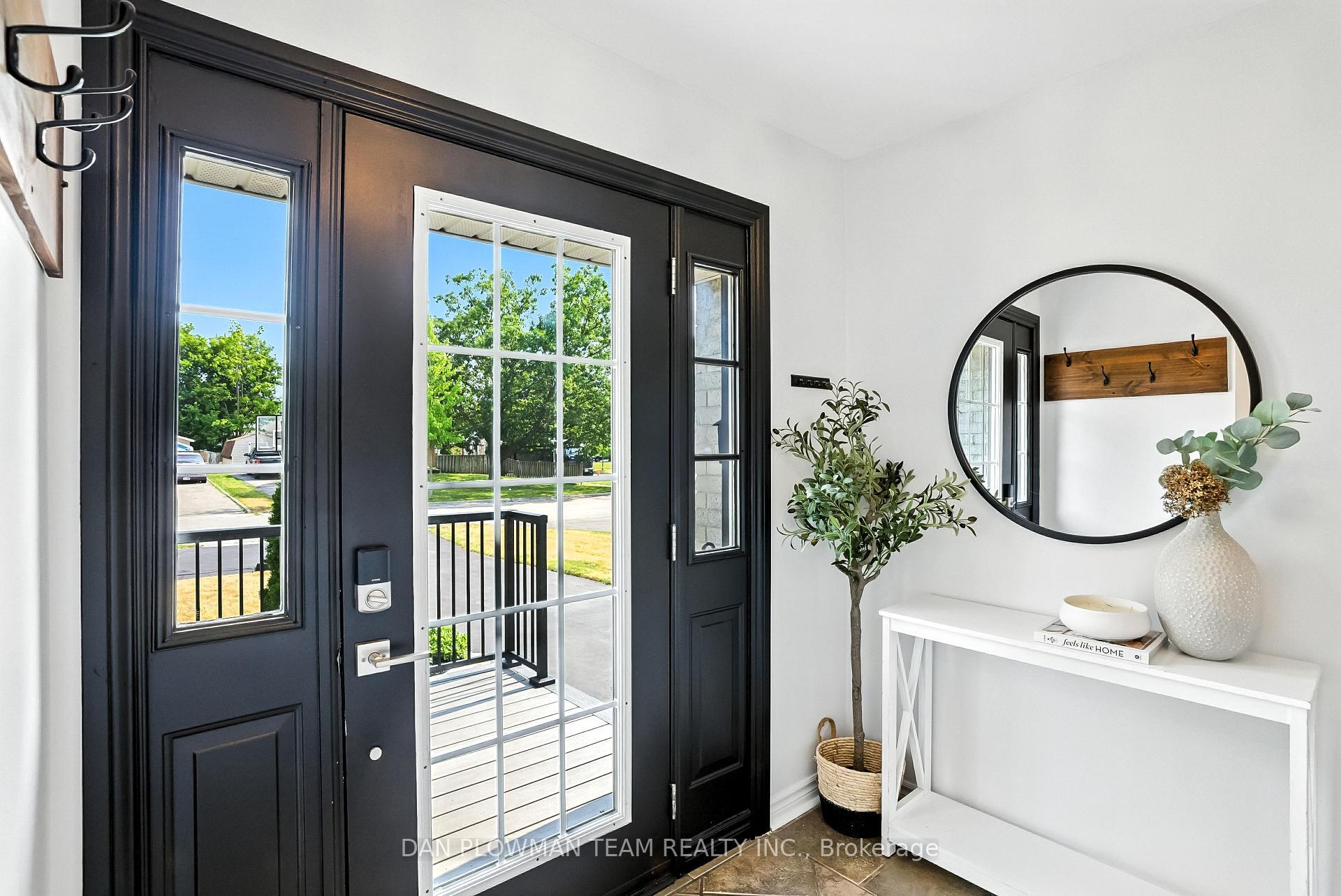 Property Photo: 368 Burnley Court ON L1G 7G6
