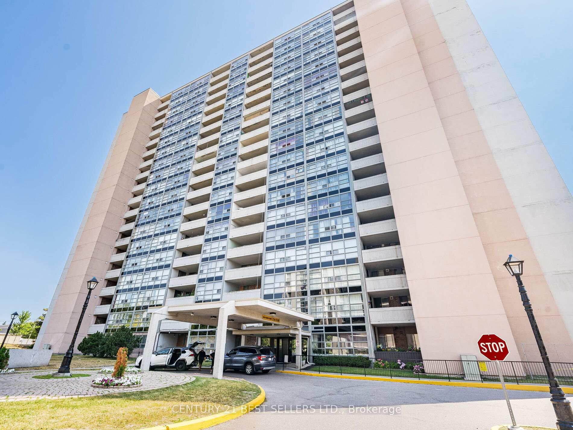 Property Photo: 3380 Eglinton Avenue E 1410 ON M1J 3L6