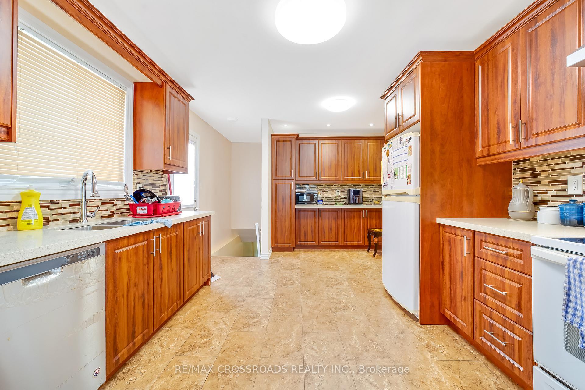 Property Photo: 56 Hutcherson Square ON M1B 1C6