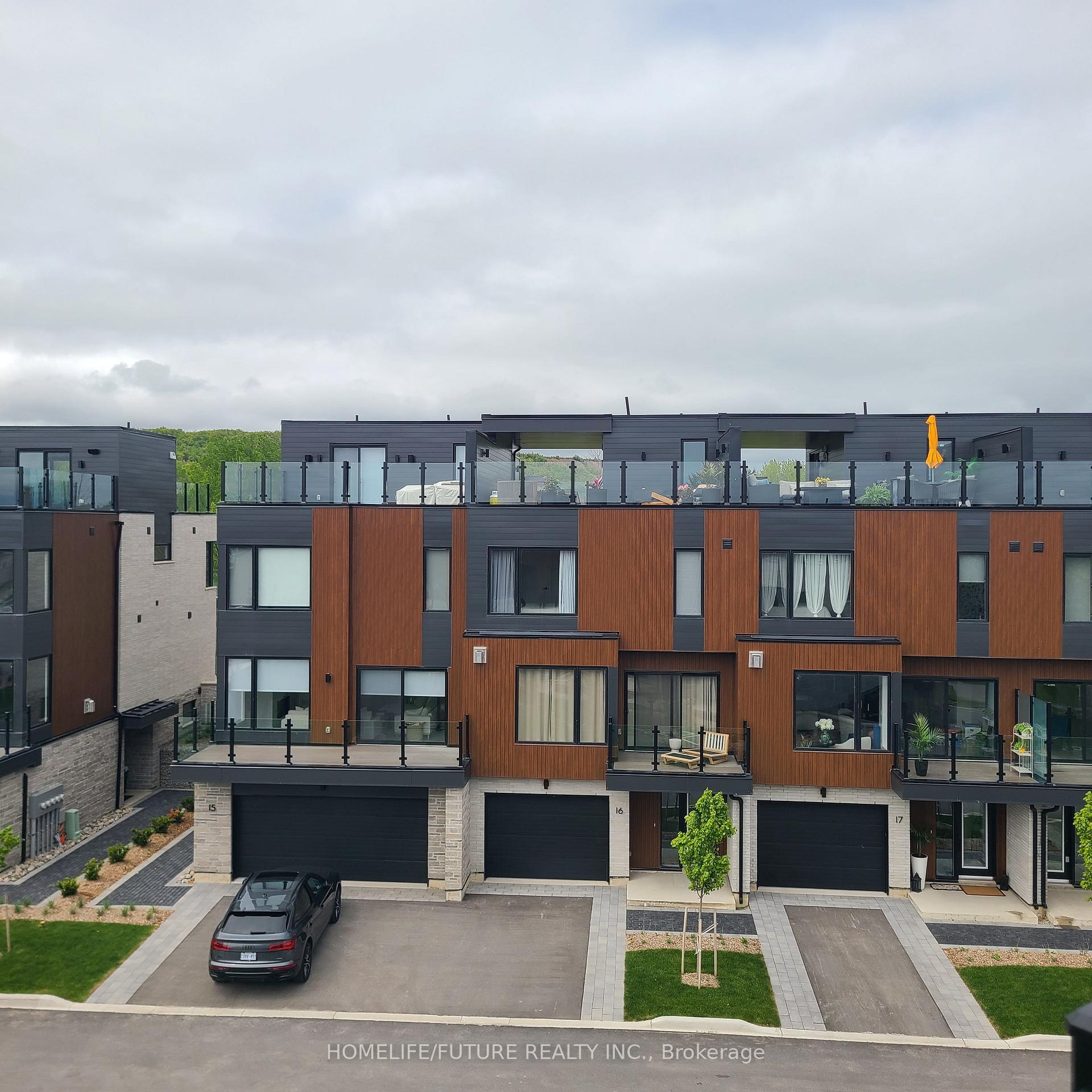 Property Photo: 117 Sladden Court 25 ON N0H 2P0