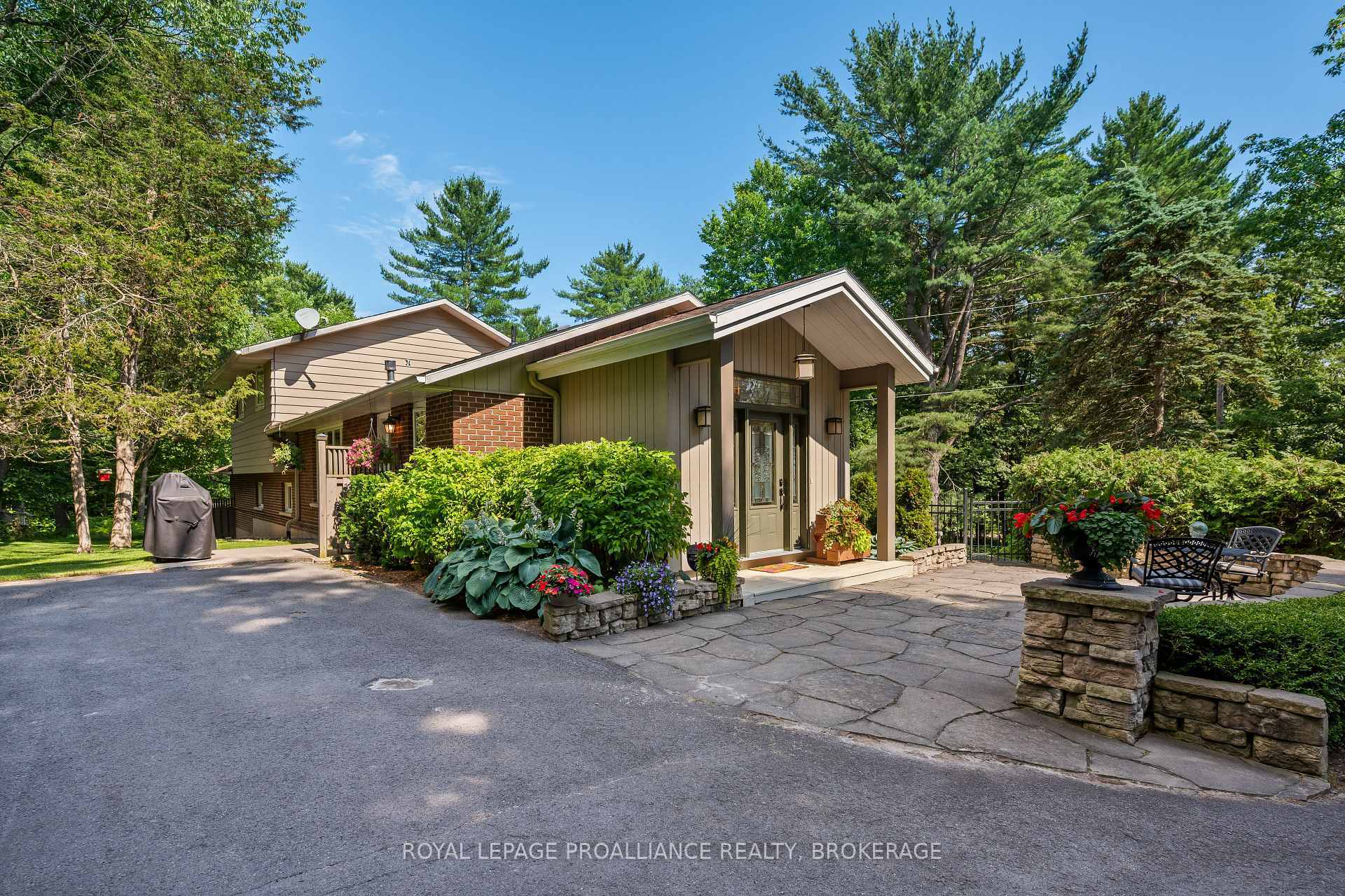 Property Photo: 120 Cross Cemetery Road ON K0E 1L0