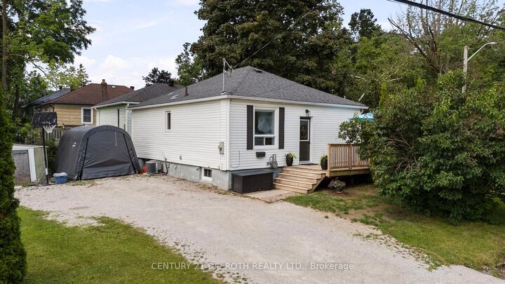 Property Photo:  307 Linwood Avenue  ON L3V 2W8 