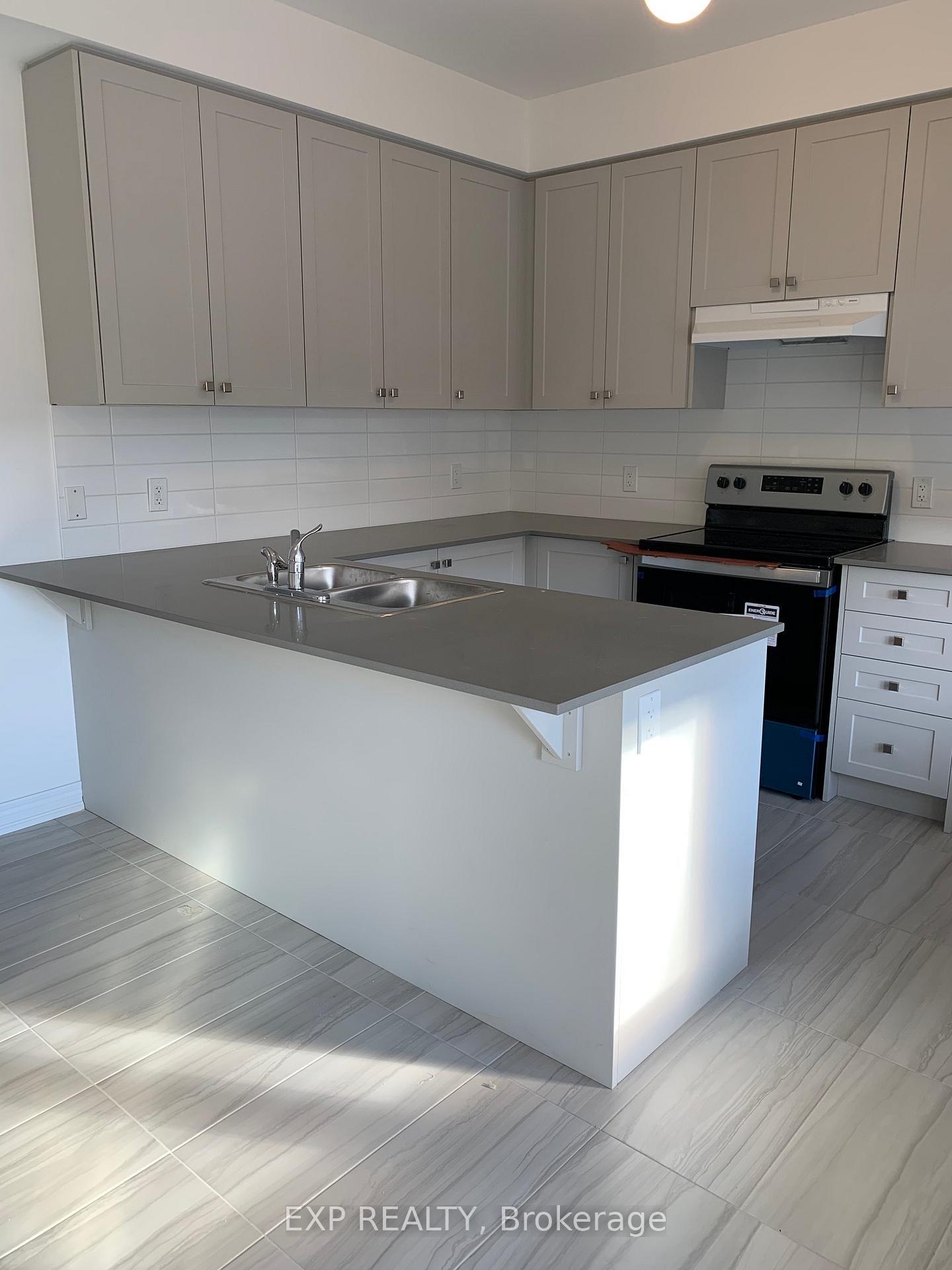 Property Photo: 34 Dockside Way ON L1N 0M6