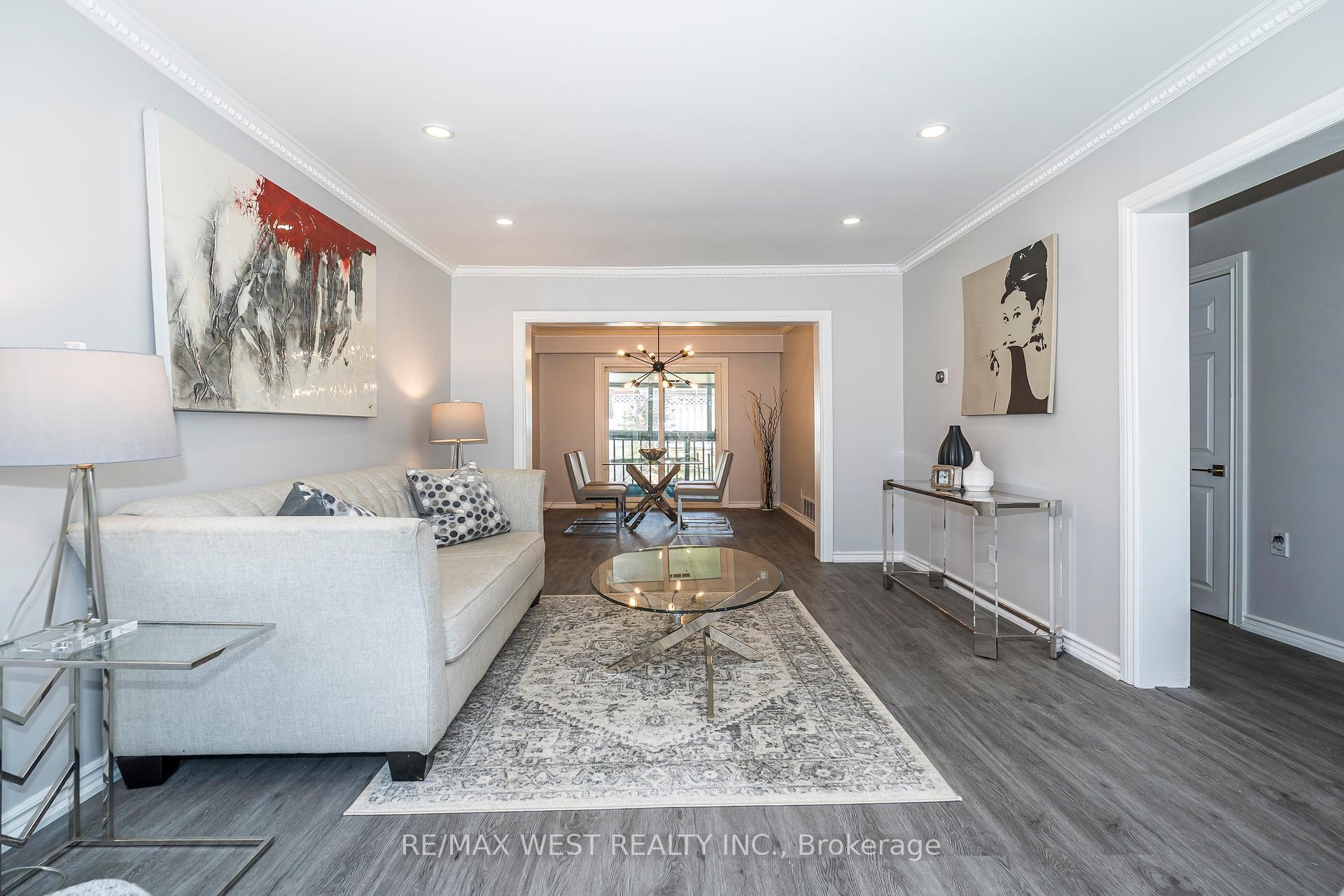 Property Photo: 128 Avondale Boulevard ON L6T 1H7