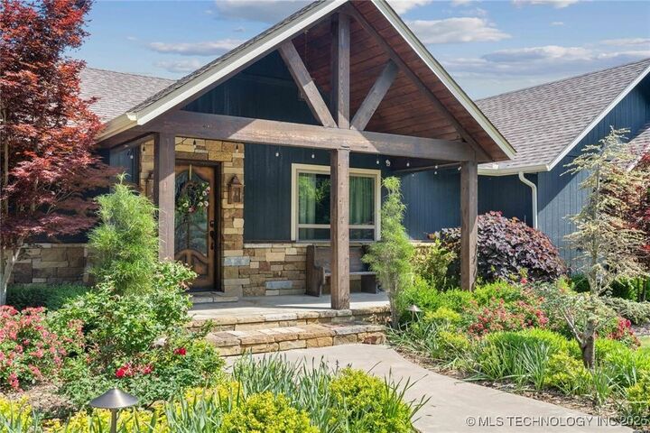Property Photo:  446424 E Lake View  OK 74435 