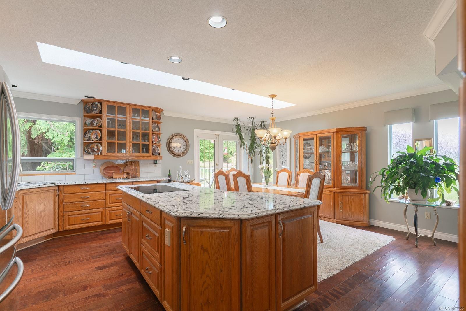 Property Photo: 450 Davis Rd BC V9G 1V5
