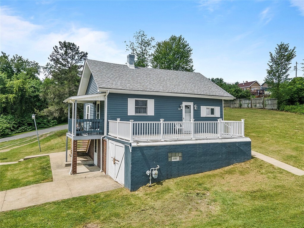 Property Photo: 100 Eleanor St PA 15054