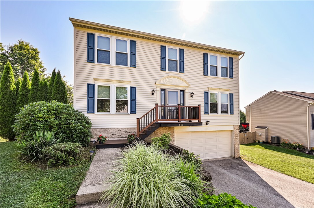 Property Photo: 951 Castlegate Cir PA 15601